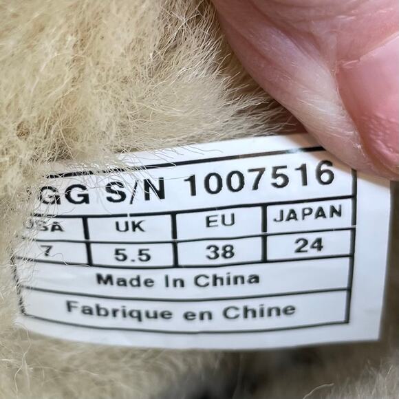 UGG Size 7 Shiny Classic Mini Zip Cancer Awareness Chestnut Boots NEW IN BOX - Picture 13 of 16